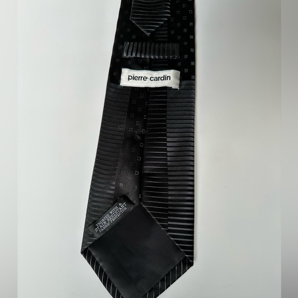 Authentic Pierre Cardin Tie - Picture 5 of 5